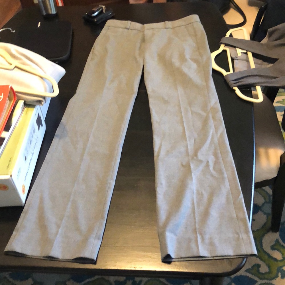 Banana Republic Logan: Size is 2s, Grey
